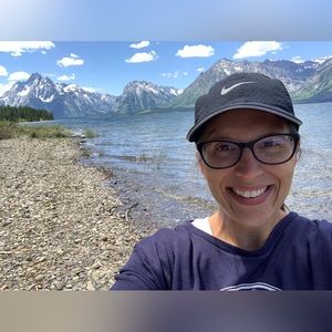 Meet your Posher, Cassandra